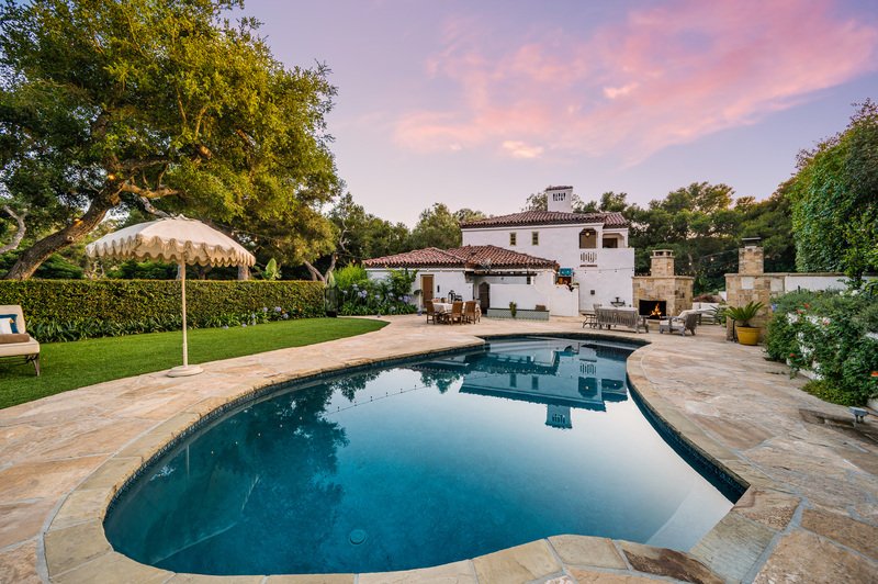 patio con alberca puebla